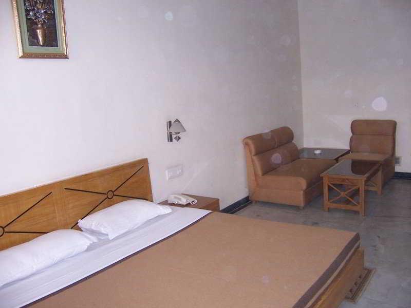 The Komfort Inn Chandīgarh Exteriör bild